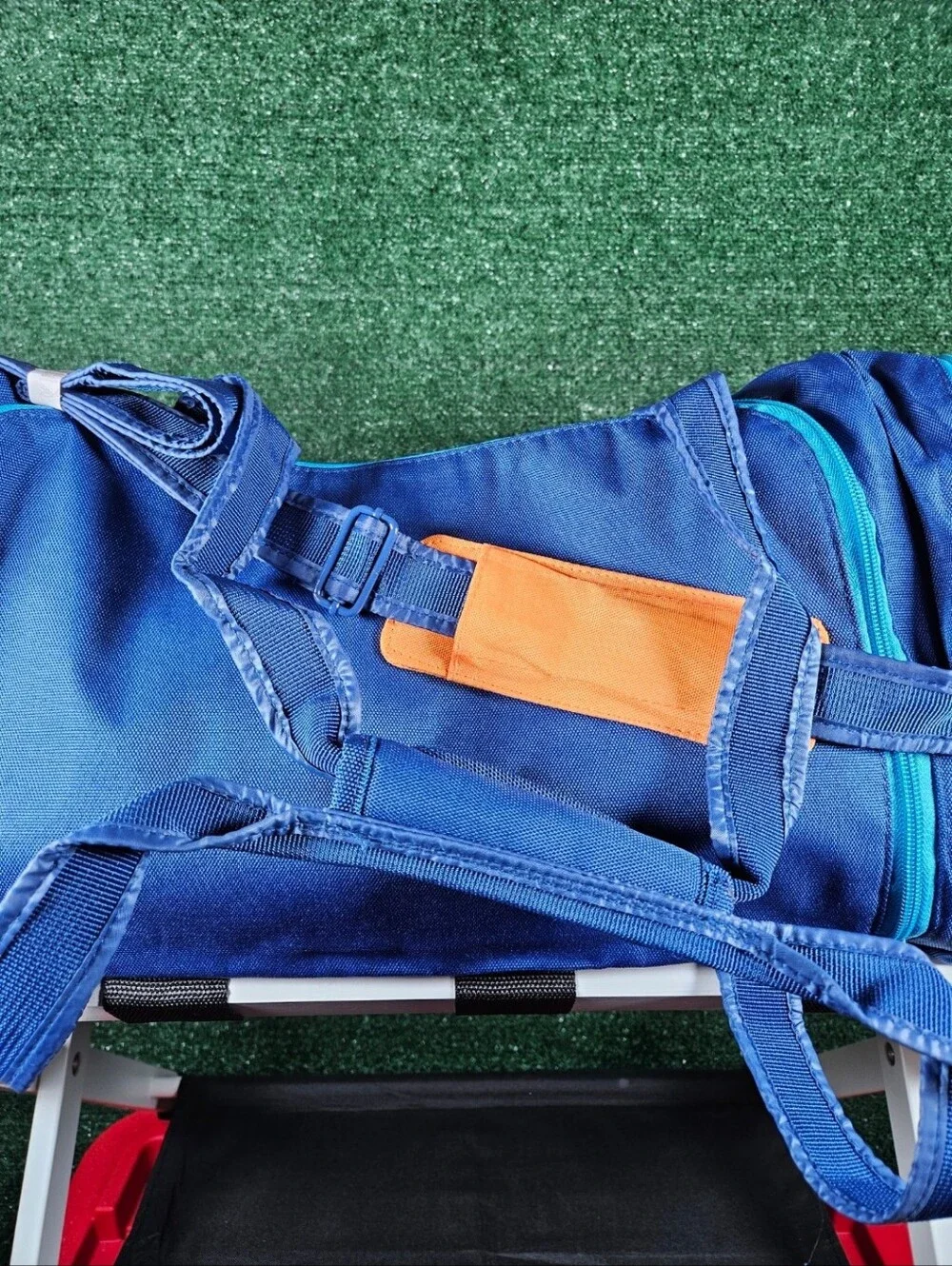 NWOT Vintage Lacoste Parfums Essential Sport Duffel Bag/Gym Bag / 21
